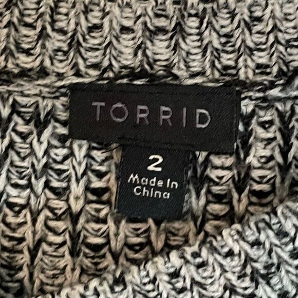 5 for $25🔥Torrid Knit Cold Shoulder Sweater Tunic Size 2/ 2X - Picture 4 of 7